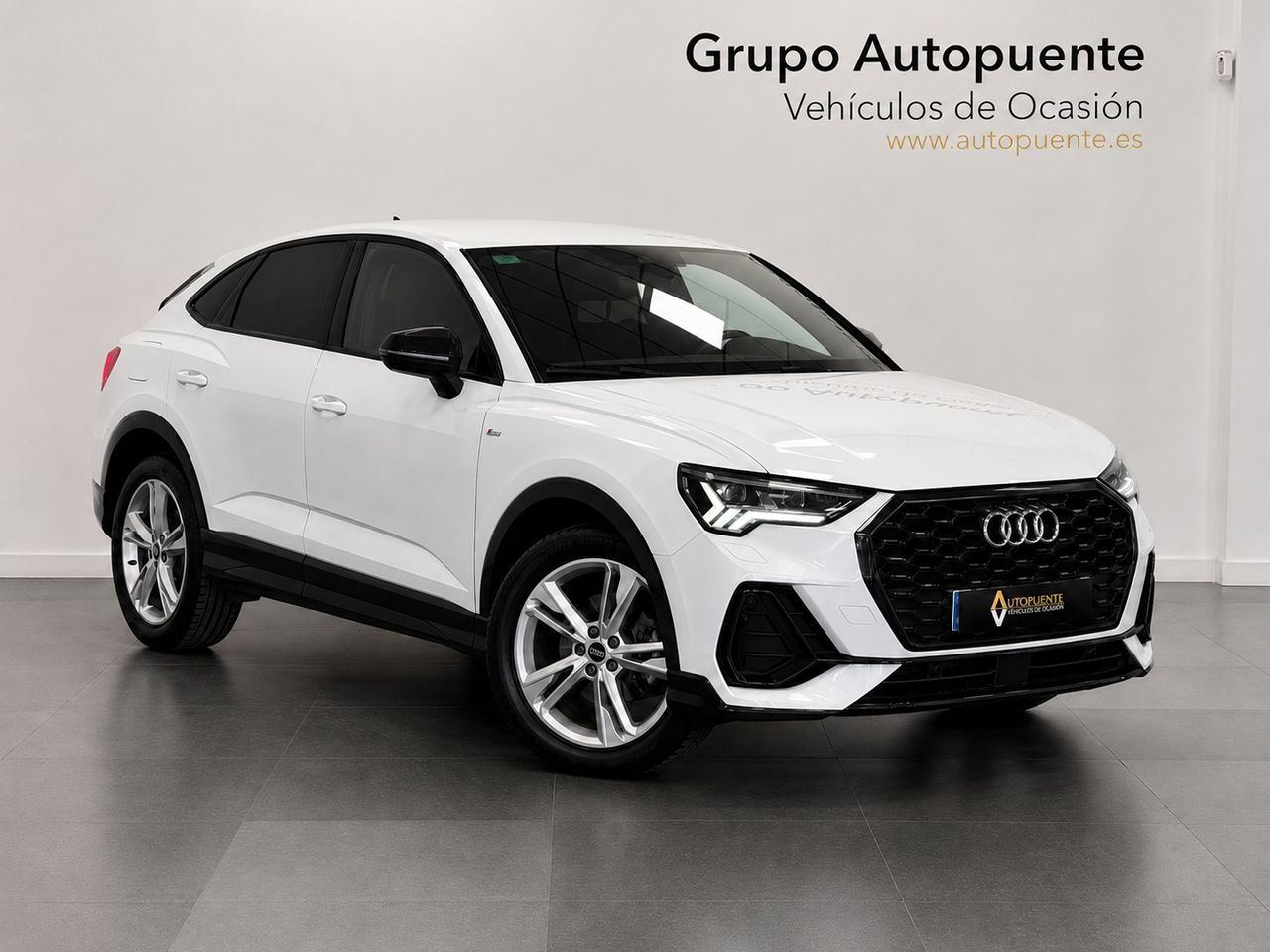 Audi Q3 S LINE BLACK LINE miniatura 2
