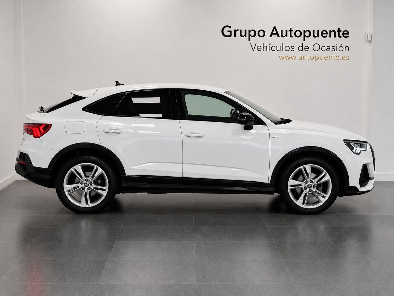 Audi Q3 S LINE BLACK LINE miniatura 3