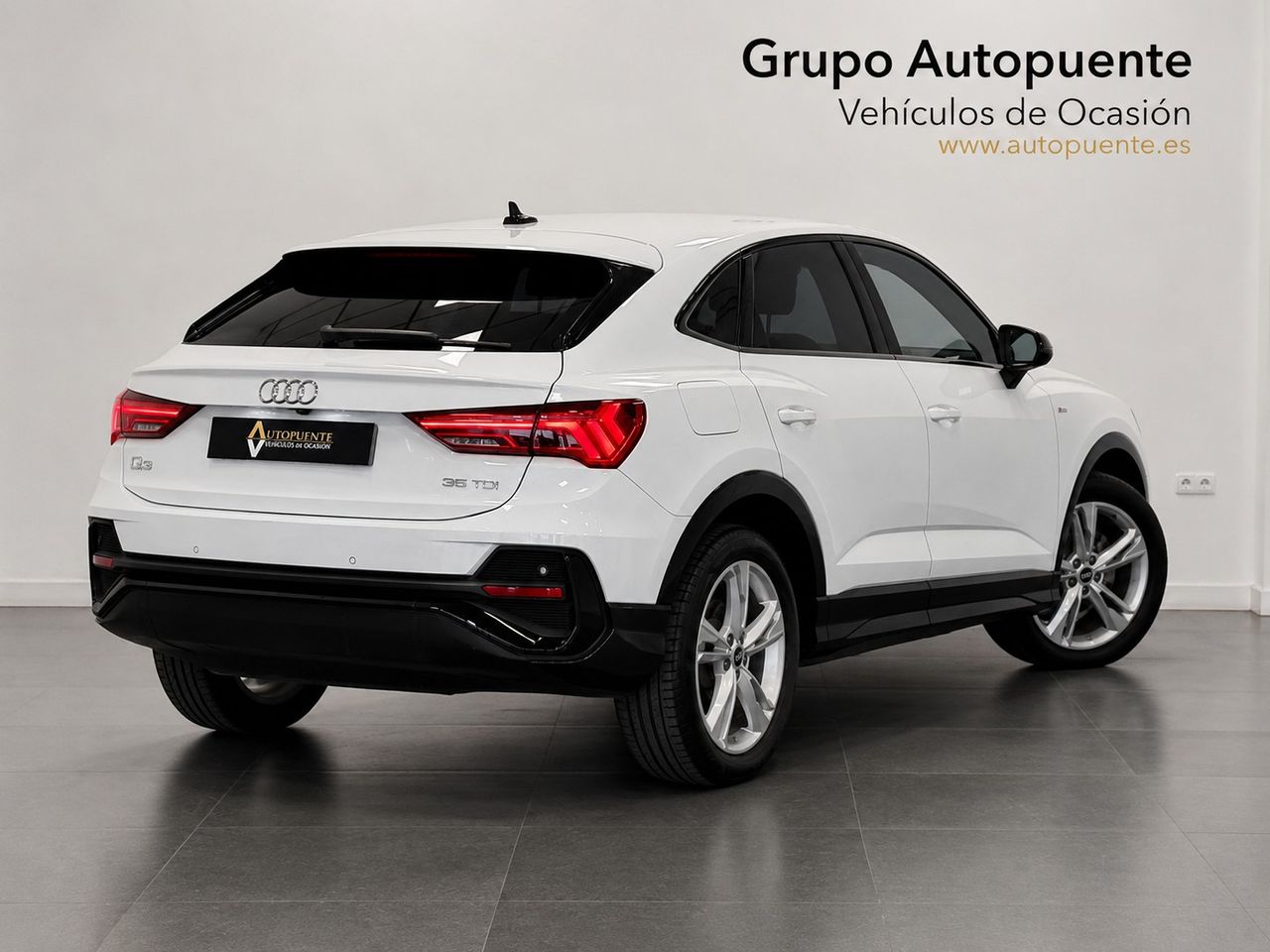 Audi Q3 S LINE BLACK LINE foto 4