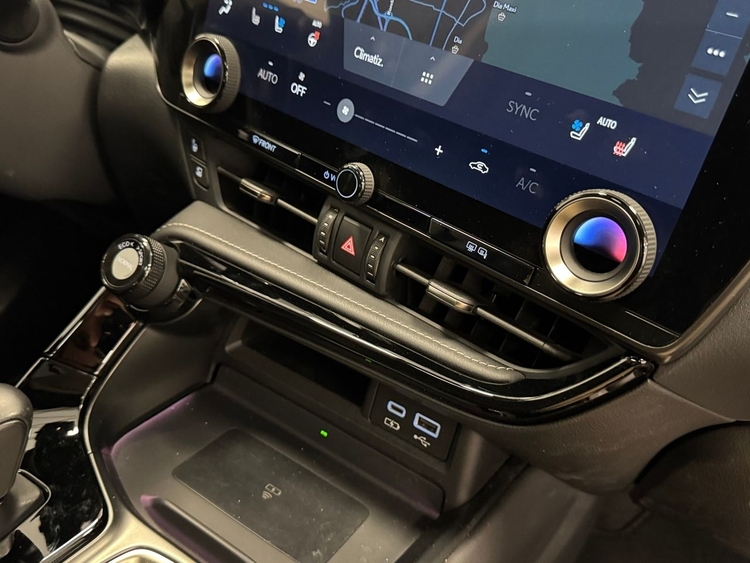 Lexus NX 450H + LUXURY foto 37