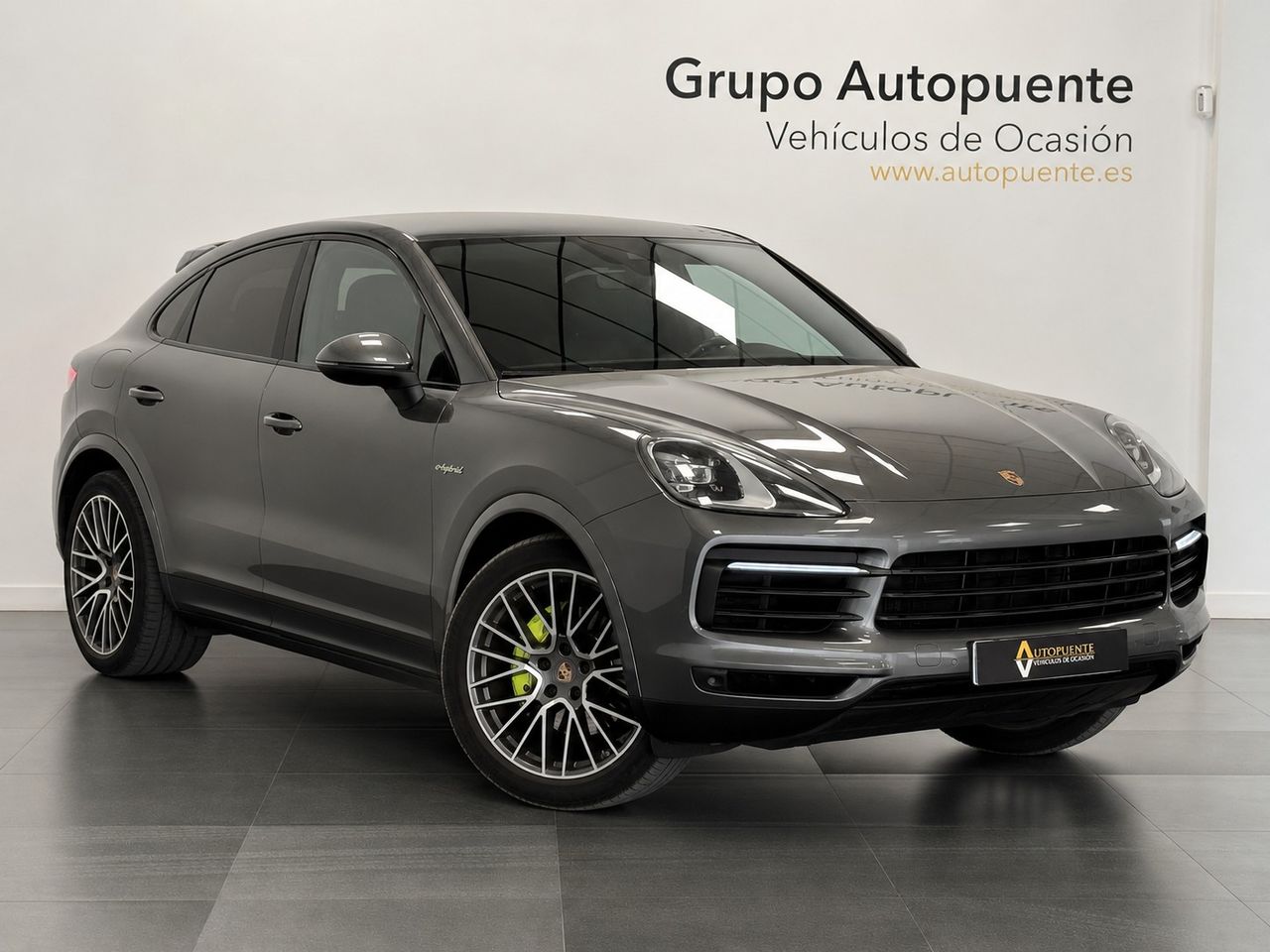 Porsche Cayenne E-HYBRID miniatura 2