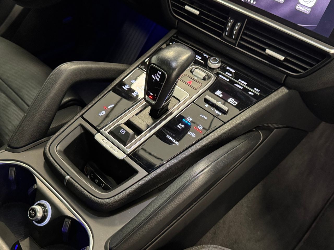 Porsche Cayenne E-HYBRID miniatura 43