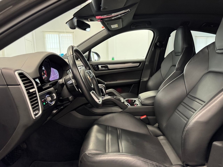 Porsche Cayenne E-HYBRID foto 15
