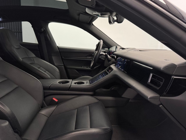 Porsche Taycan TAYCAN foto 30