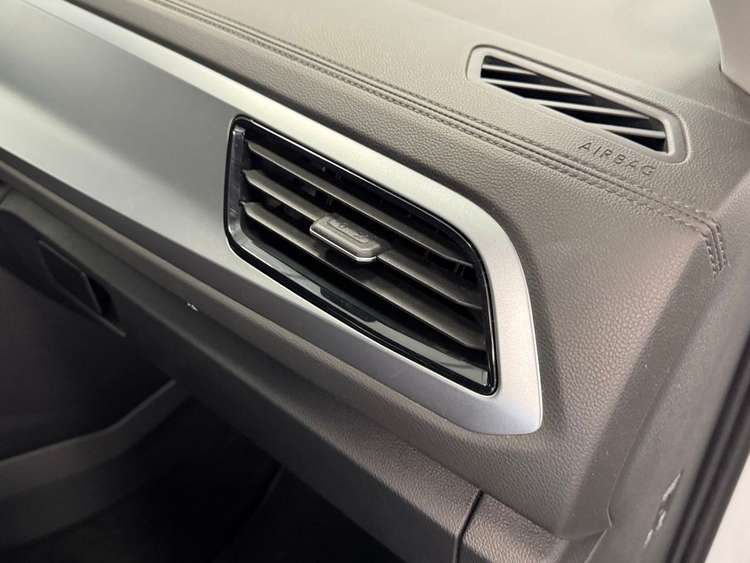 Volkswagen T-Roc LIFE  foto 15