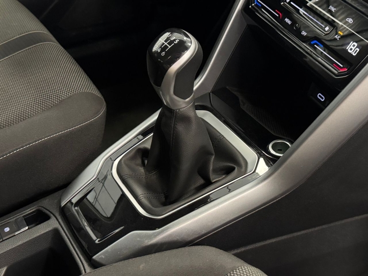 Volkswagen T-Roc LIFE  foto 20