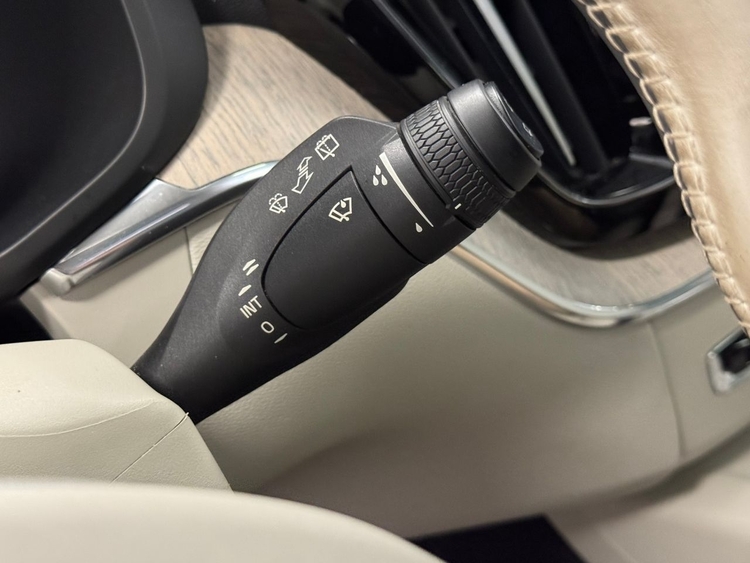 Volvo XC60 Plus Bright Auto B4 foto 18