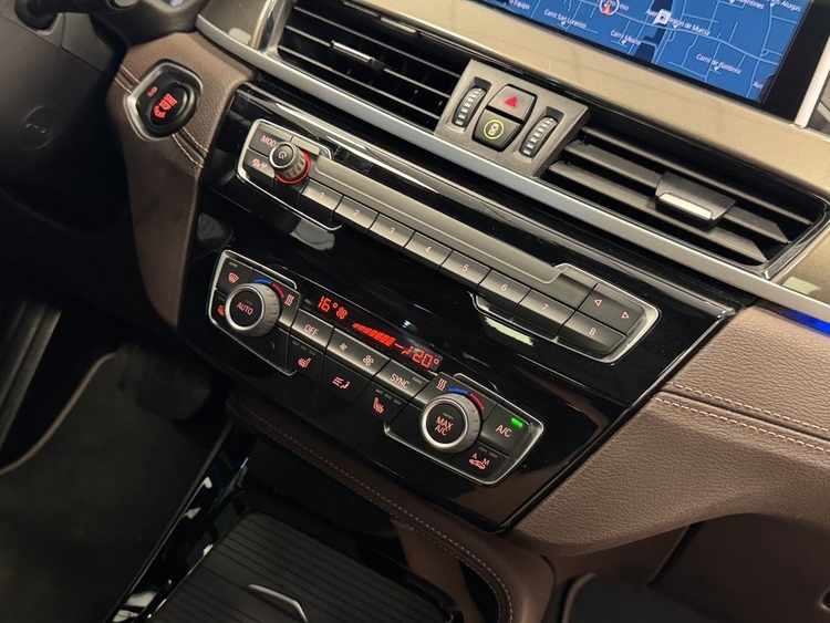 BMW X1 XDRIVE 18D foto 30