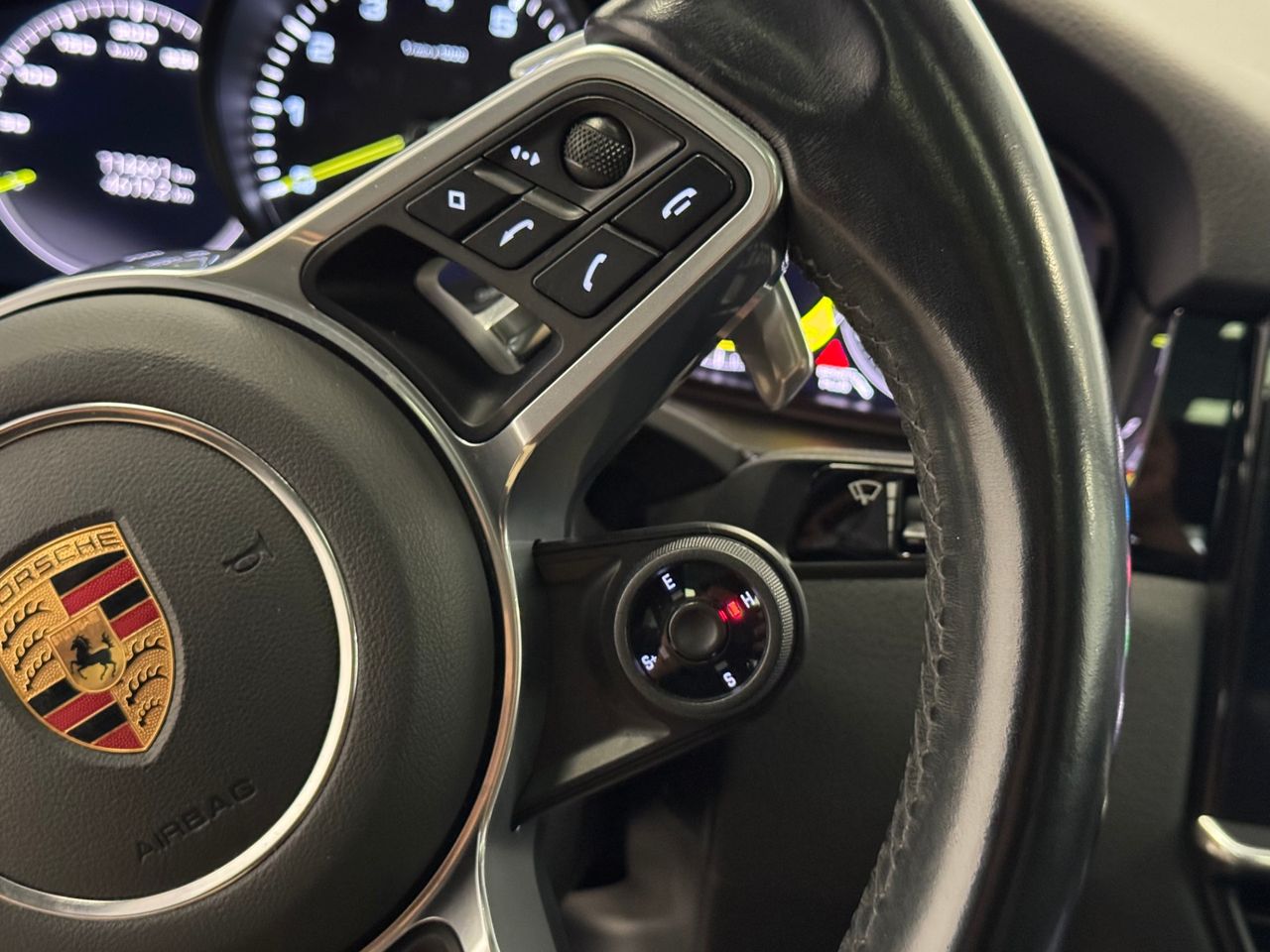 Porsche Cayenne E-HYBRID miniatura 22