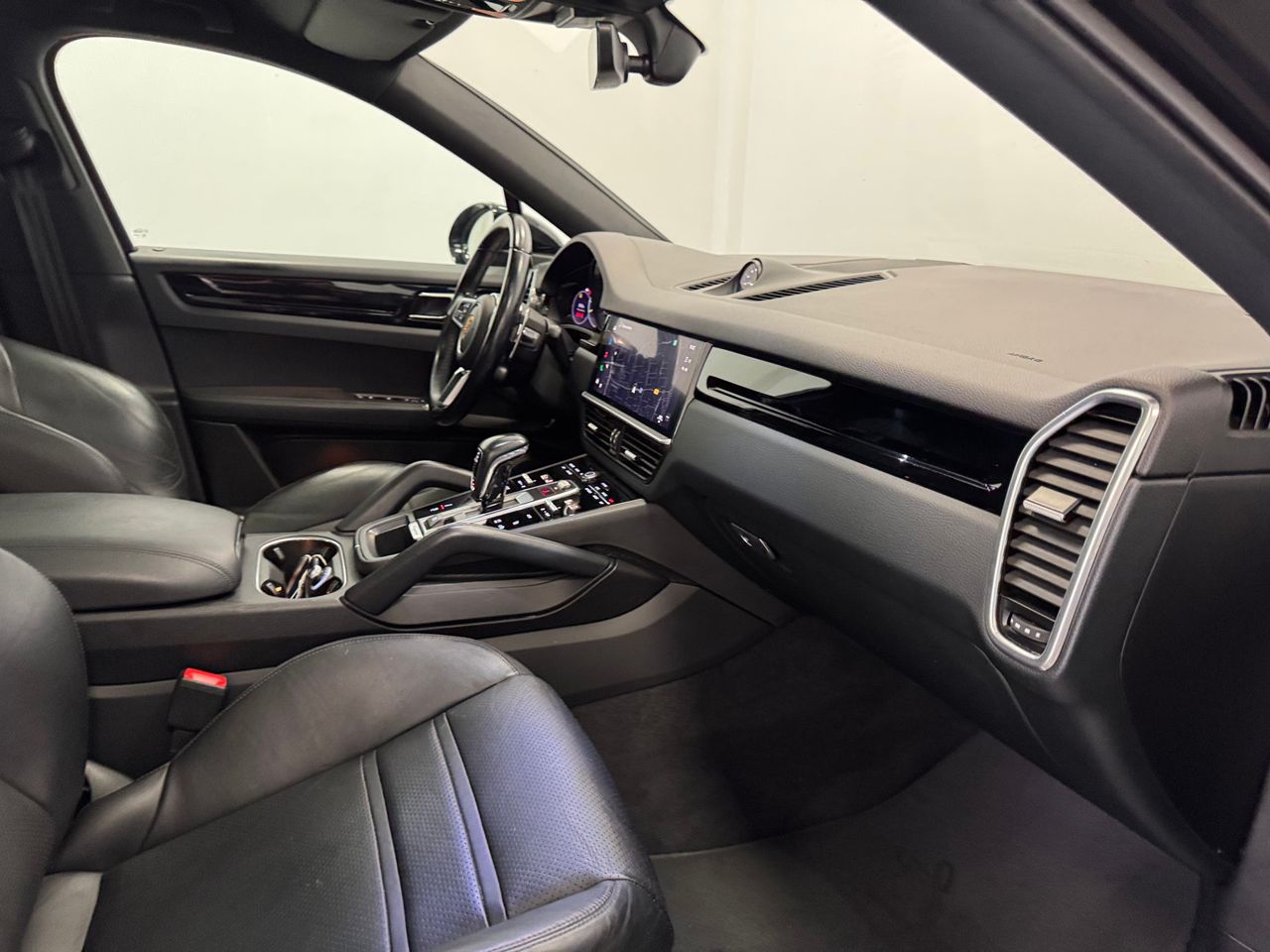 Porsche Cayenne E-HYBRID miniatura 28