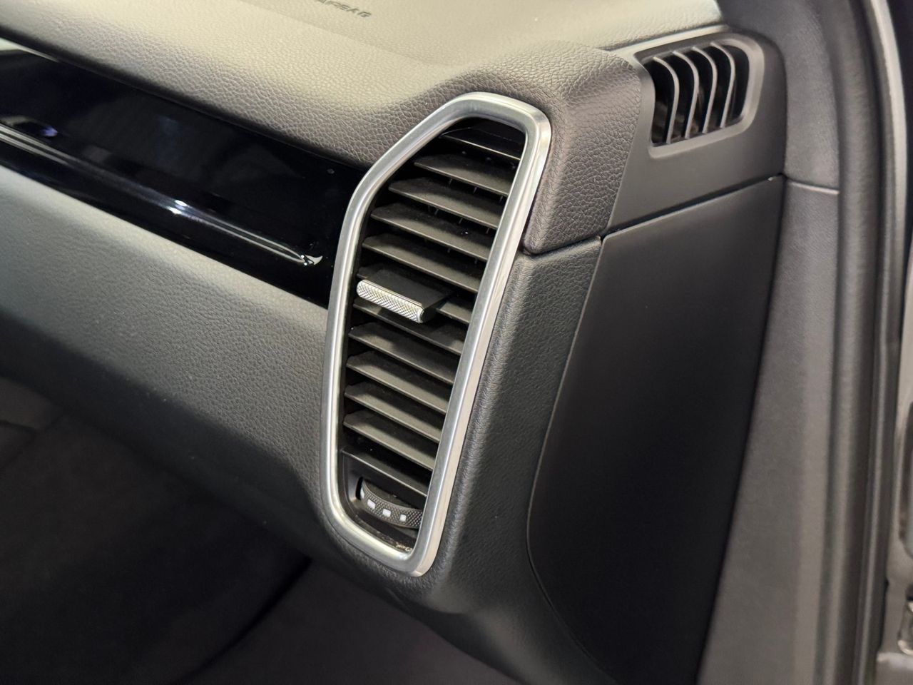 Porsche Cayenne E-HYBRID miniatura 30
