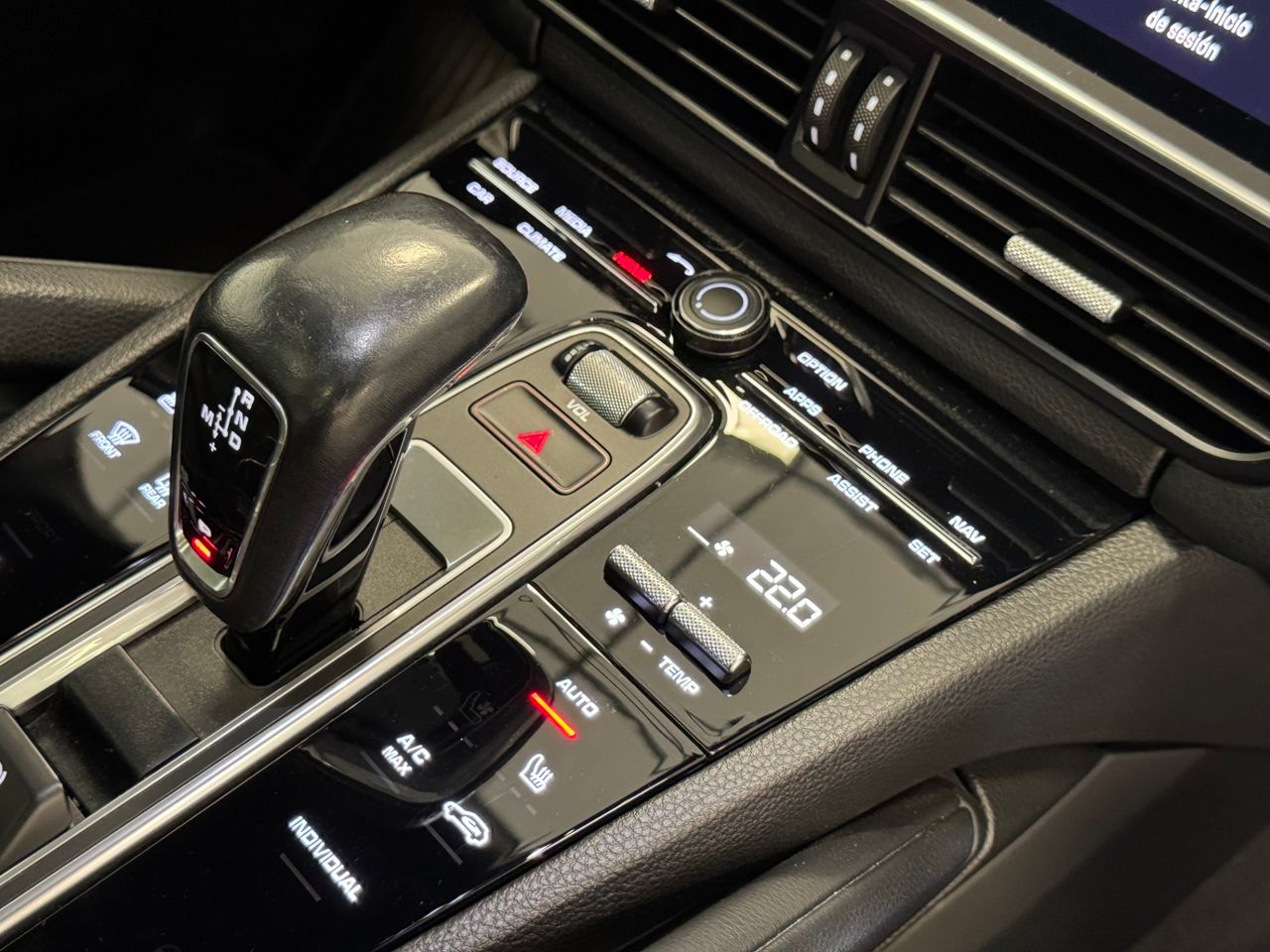 Porsche Cayenne E-HYBRID miniatura 37