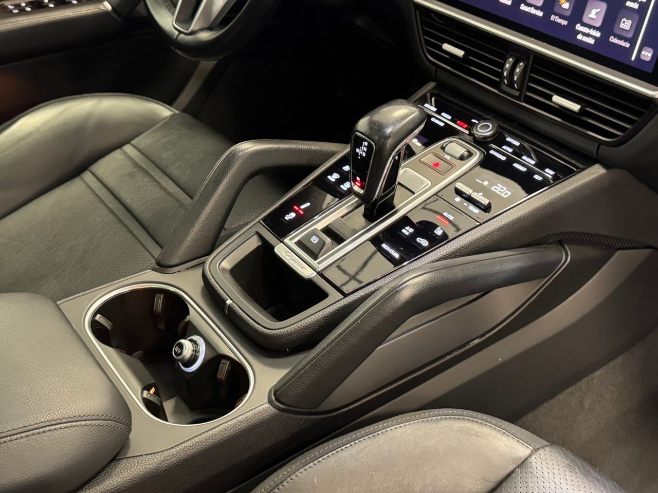 Porsche Cayenne E-HYBRID miniatura 38