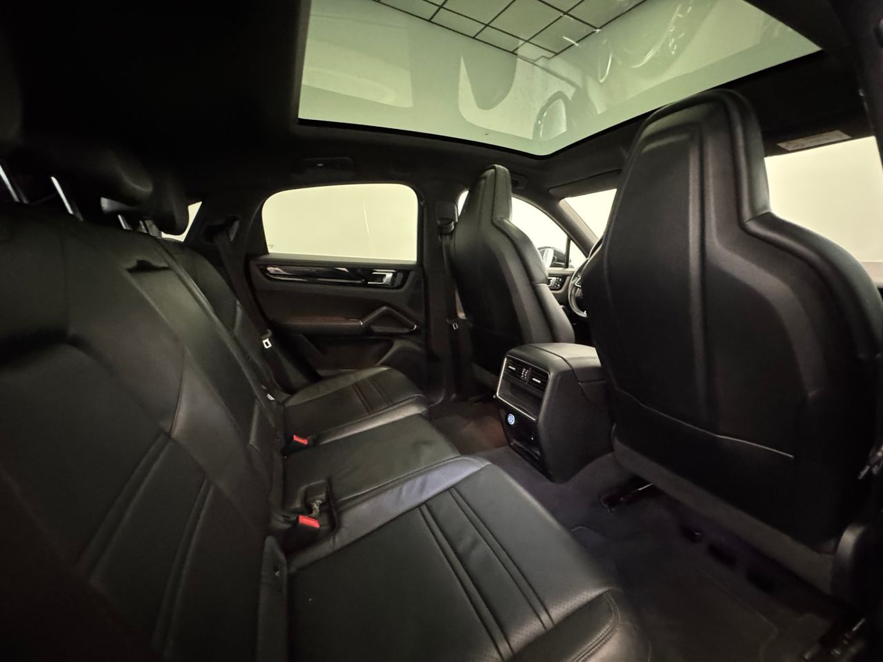 Porsche Cayenne E-HYBRID miniatura 40