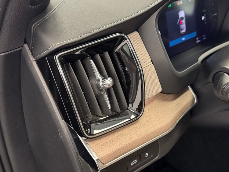 Volvo XC90 T8 AWD PLUS DARK RECHARGE AUTO foto 17