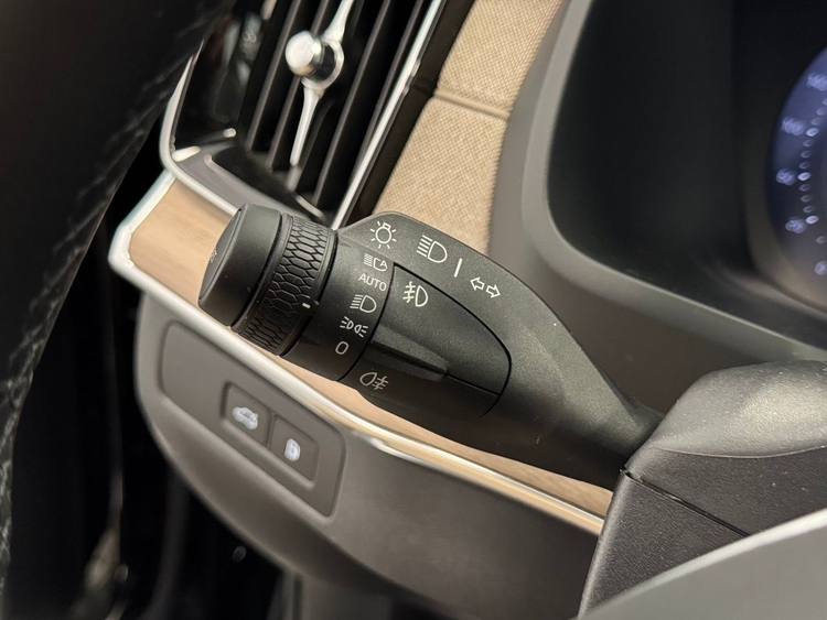 Volvo XC90 T8 AWD PLUS DARK RECHARGE AUTO foto 20