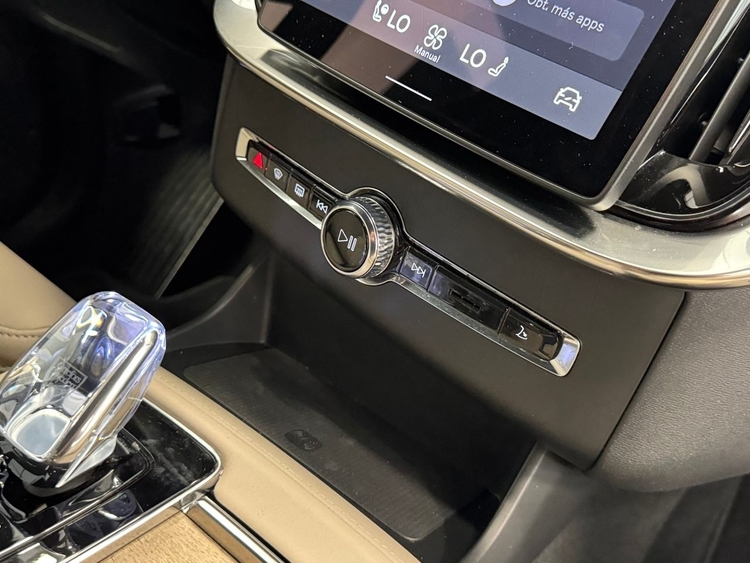 Volvo XC90 T8 AWD PLUS DARK RECHARGE AUTO foto 35