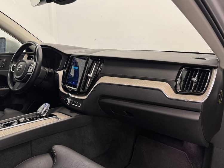 Volvo XC60 B4 D INSCRIPTION AUTO foto 13