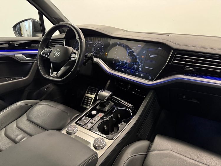 Volkswagen Touareg R-LINE 3.0 V6 TDI foto 12