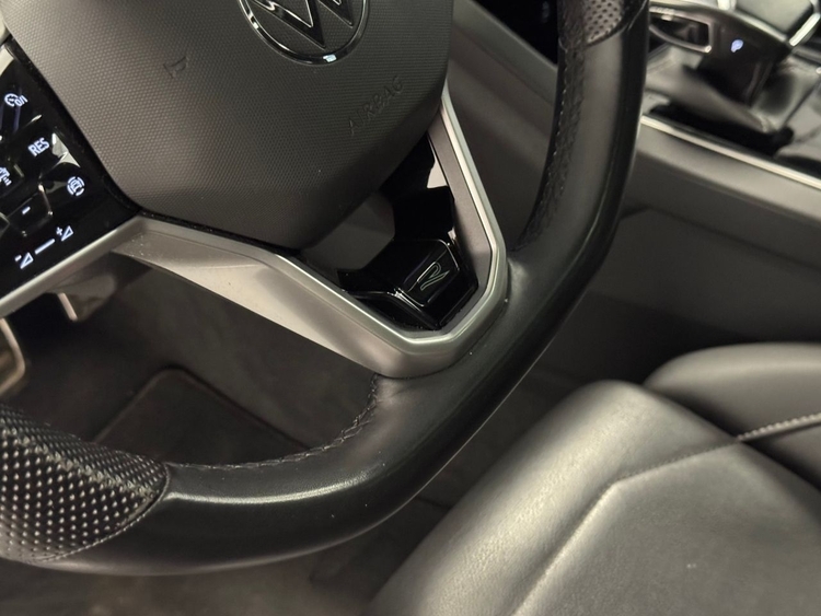 Volkswagen Touareg R-LINE 3.0 V6 TDI foto 23