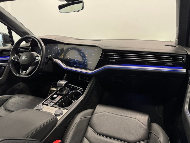 Volkswagen Touareg R-LINE 3.0 V6 TDI foto 11
