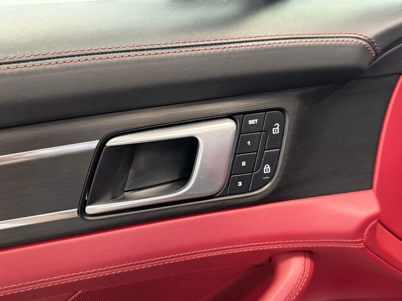 Porsche Panamera 4 E-HYBRID PLATINUM EDITION  foto 15