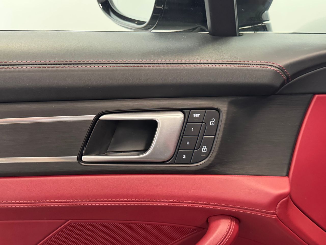 Porsche Panamera 4 E-HYBRID PLATINUM EDITION  foto 17