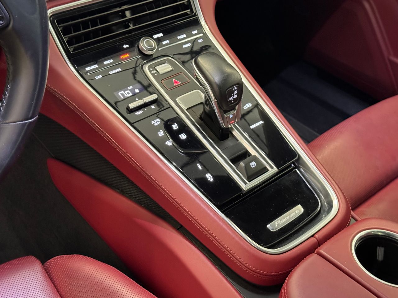Porsche Panamera 4 E-HYBRID PLATINUM EDITION  foto 27
