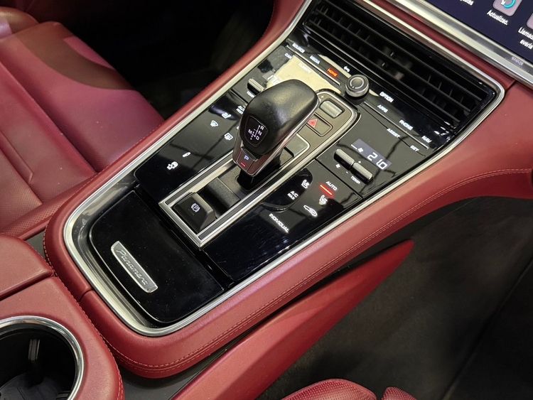 Porsche Panamera 4 E-HYBRID PLATINUM EDITION  foto 38