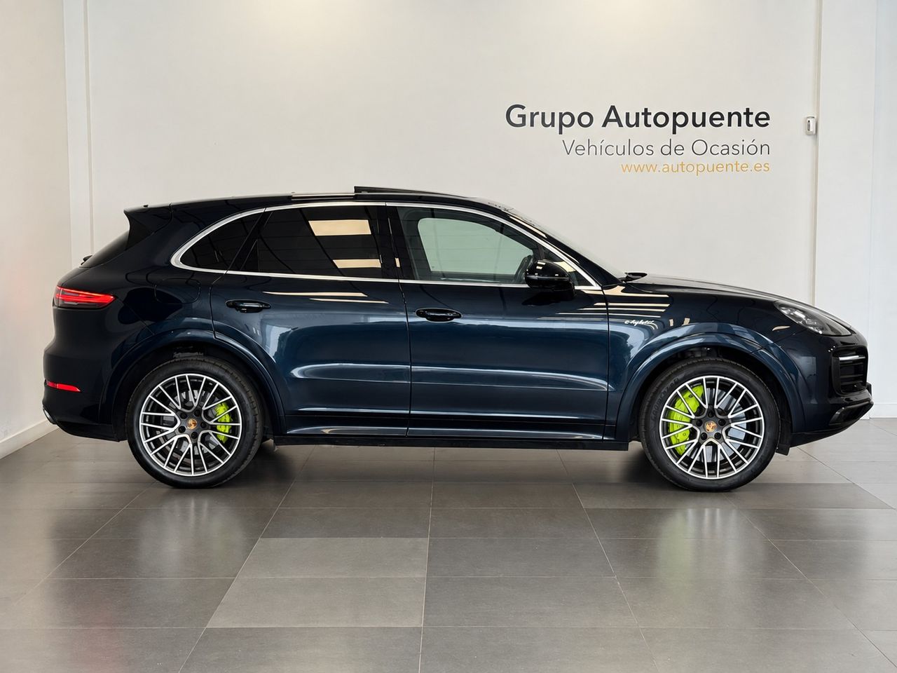 Porsche Cayenne E-HYBRID  miniatura 3