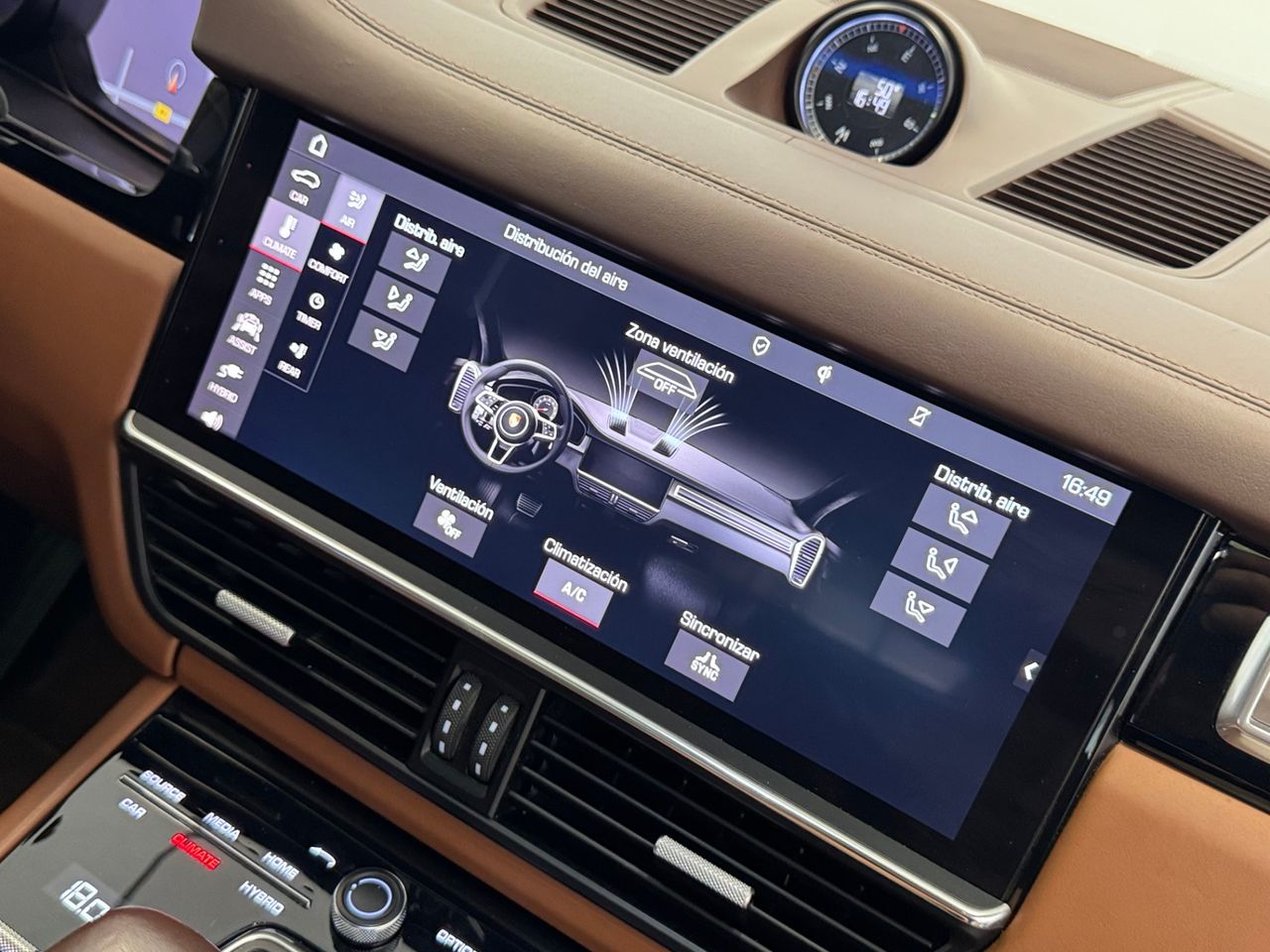 Porsche Cayenne E-HYBRID  miniatura 35