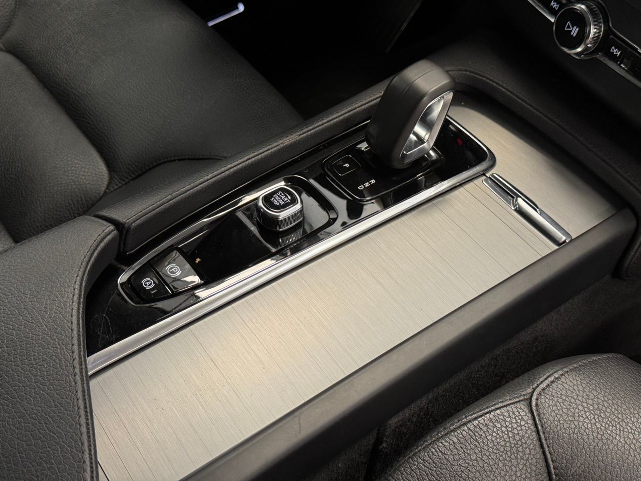 Volvo XC90 T8 RECHARGE INSCRIPTION AUTO miniatura 32