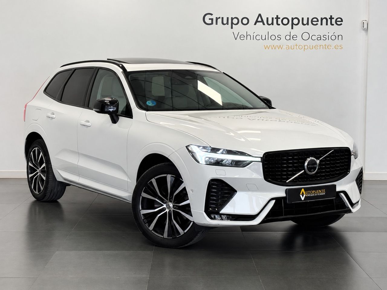Volvo XC60 2.0 B4D ULTIMATE DARK AUTO miniatura 2