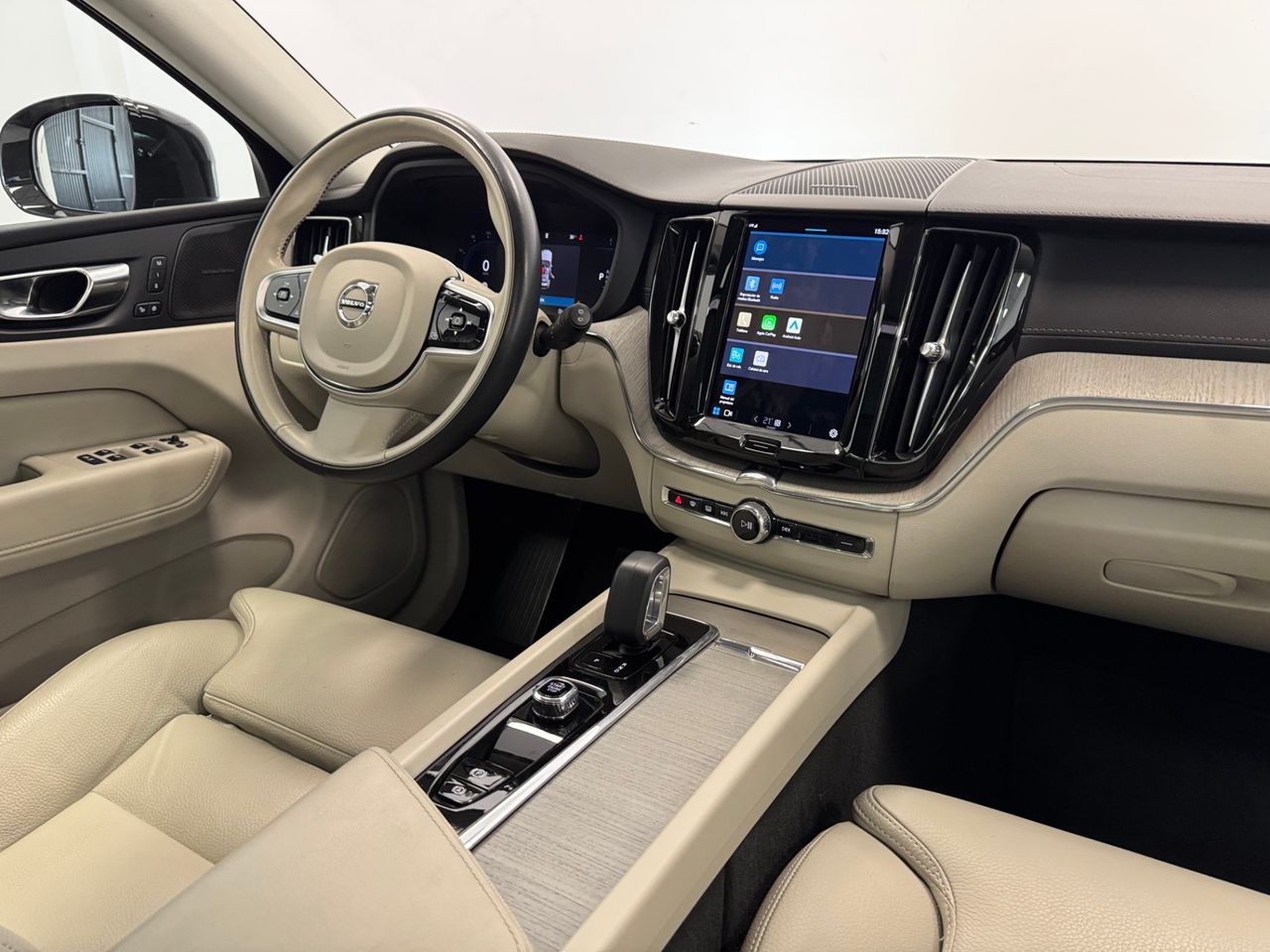 Volvo XC60 2.0 B4D ULTIMATE DARK AUTO miniatura 12