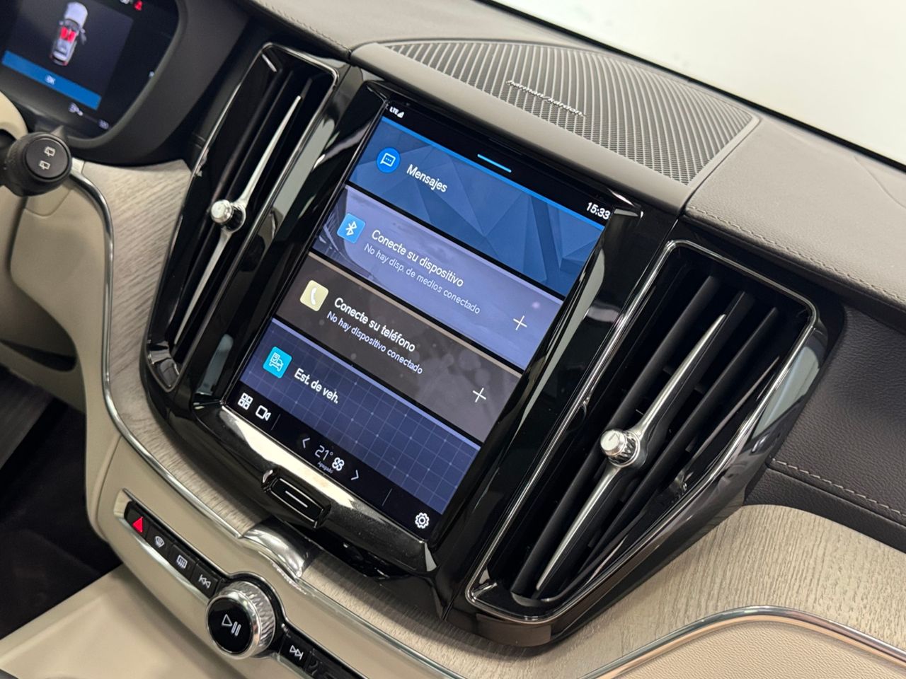 Volvo XC60 2.0 B4D ULTIMATE DARK AUTO miniatura 36