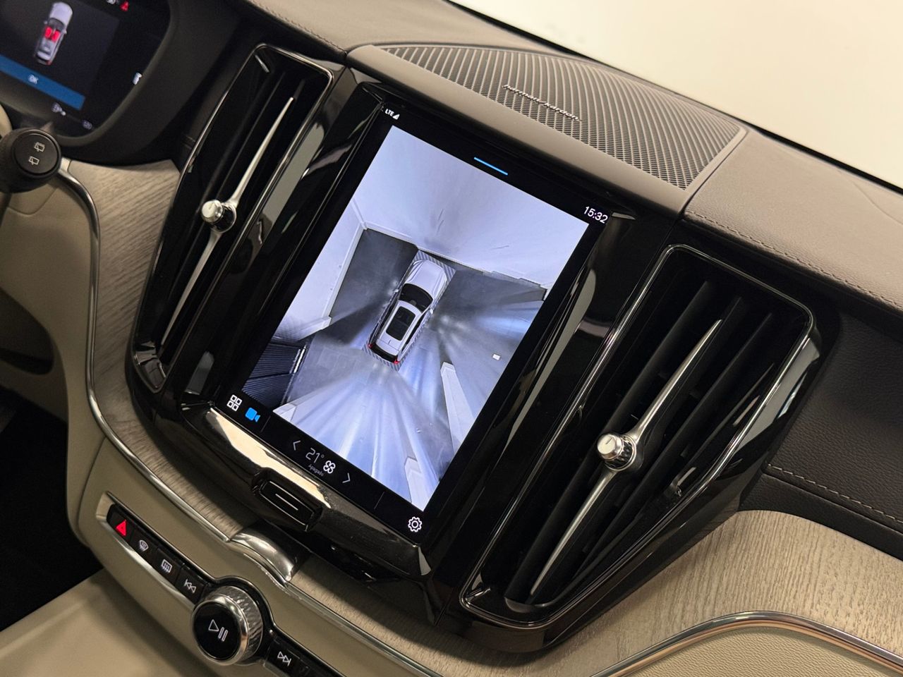 Volvo XC60 2.0 B4D ULTIMATE DARK AUTO foto 35