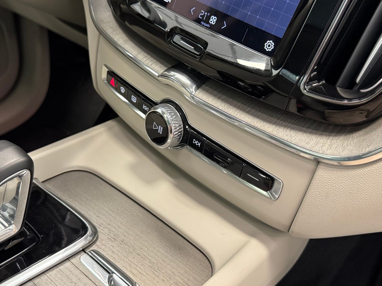 Volvo XC60 2.0 B4D ULTIMATE DARK AUTO foto 37