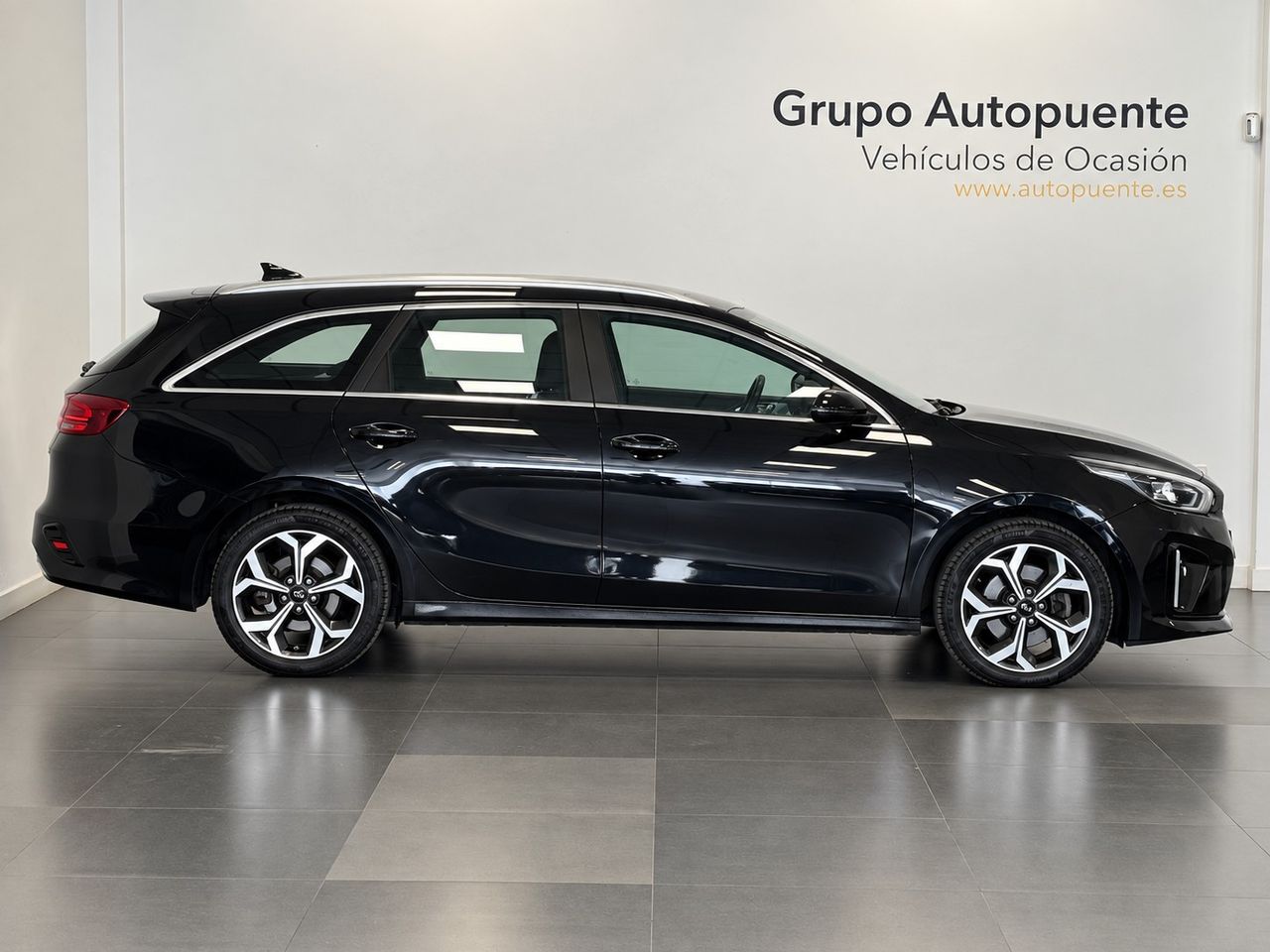 Kia Ceed E-TECH PHEV  foto 3
