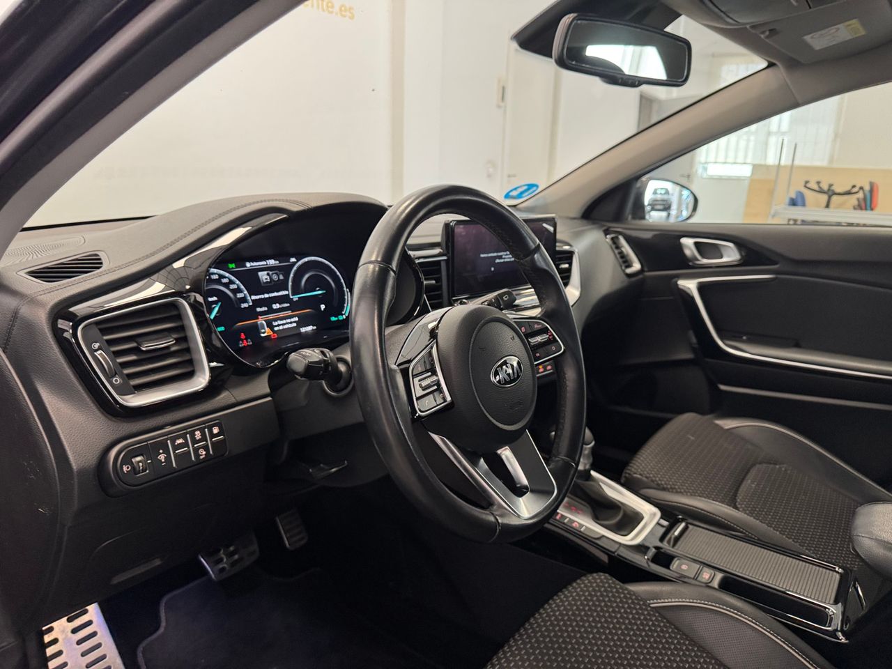 Kia Ceed E-TECH PHEV  foto 14