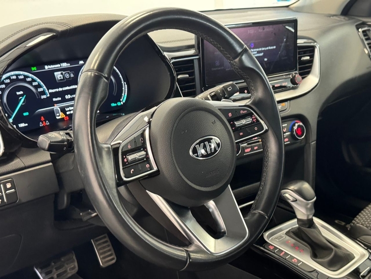 Kia Ceed E-TECH PHEV  foto 18