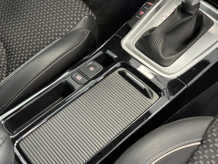 Kia Ceed E-TECH PHEV  foto 31