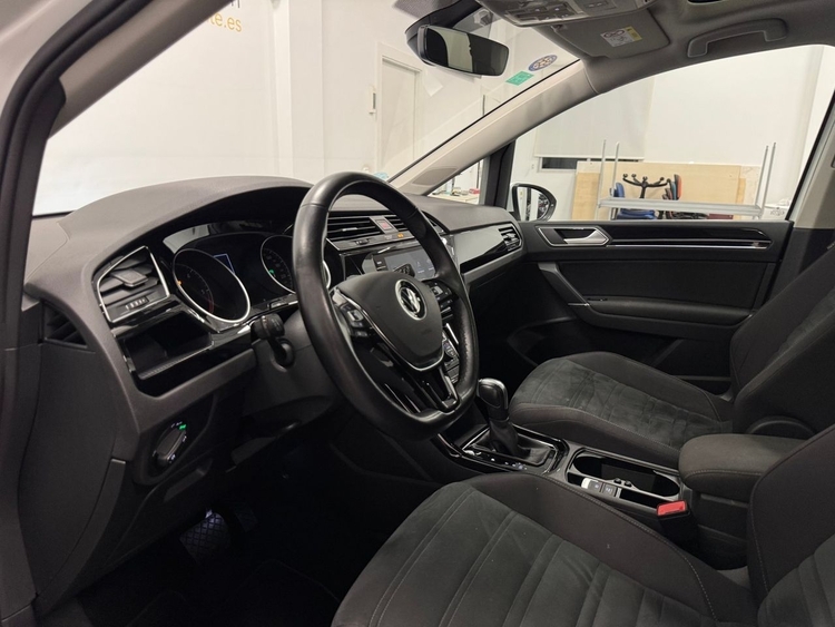 Volkswagen Touran SPORT TDI DSG foto 14