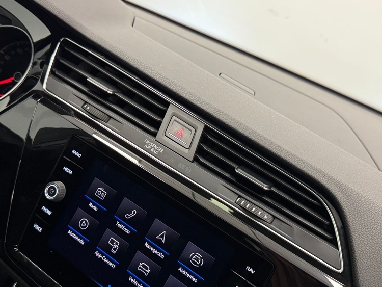 Volkswagen Touran SPORT TDI DSG foto 25