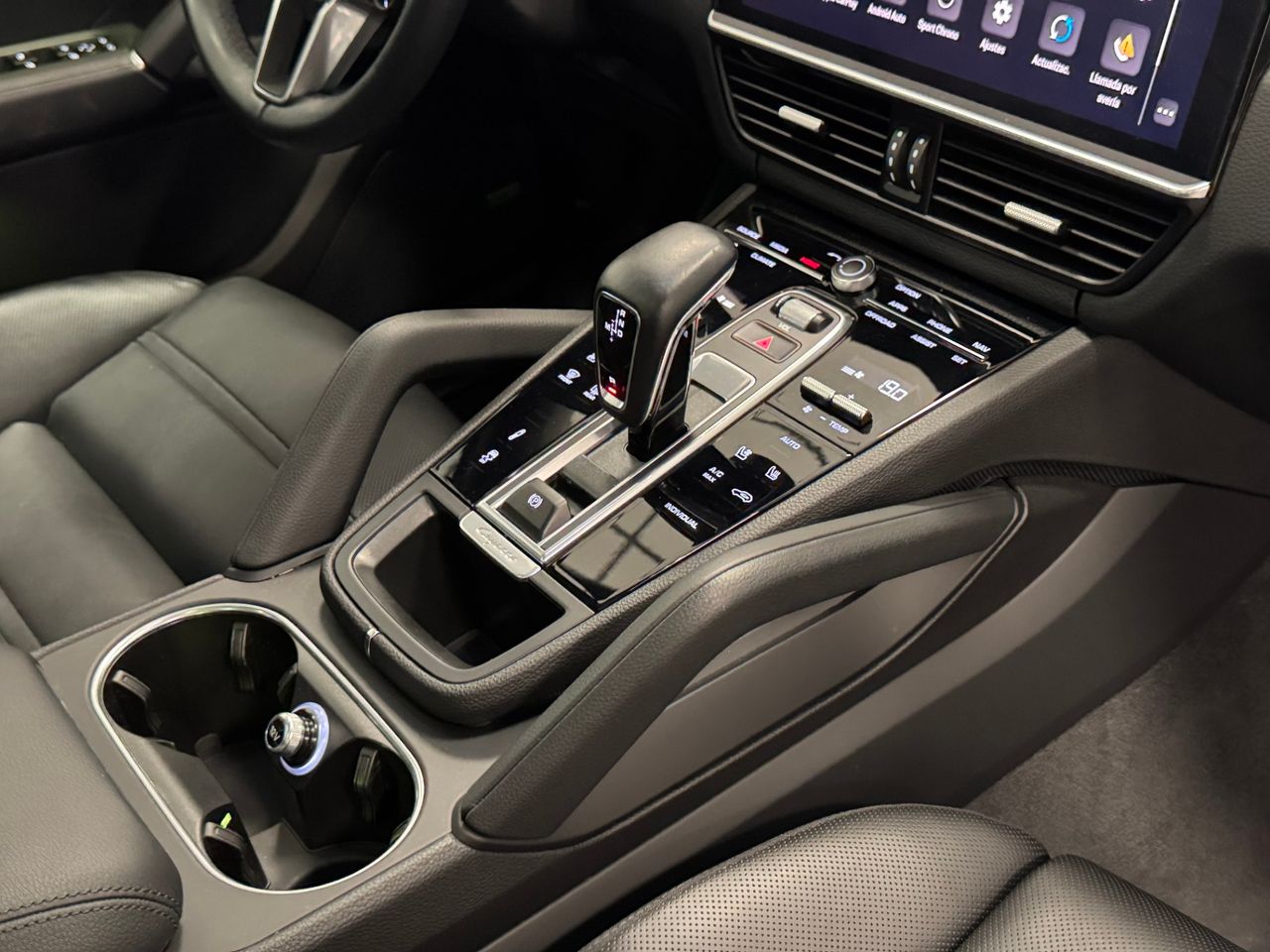 Porsche Cayenne CAYENNE COUPE E-HYBRID  miniatura 40
