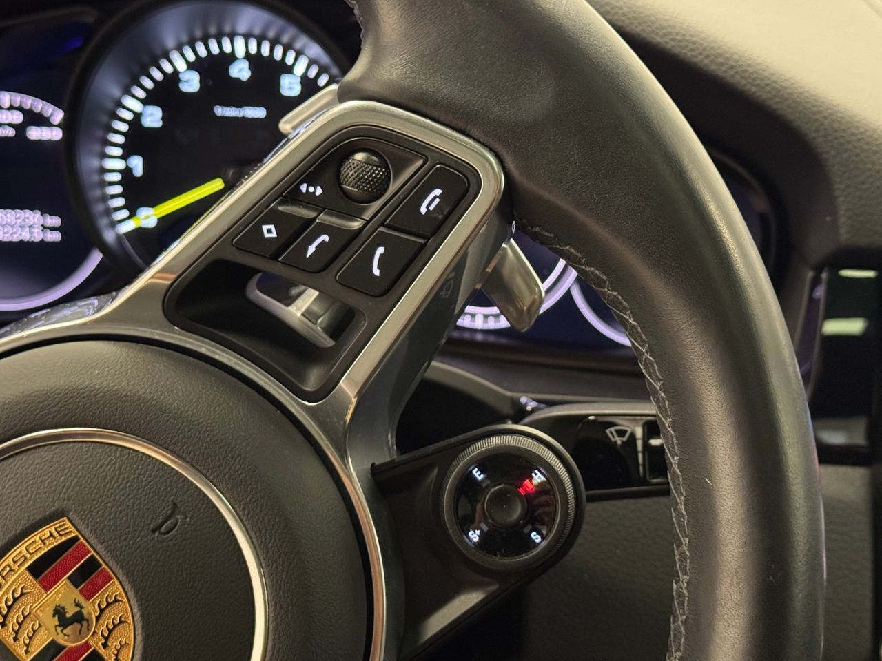 Porsche Cayenne CAYENNE COUPE E-HYBRID  foto 22