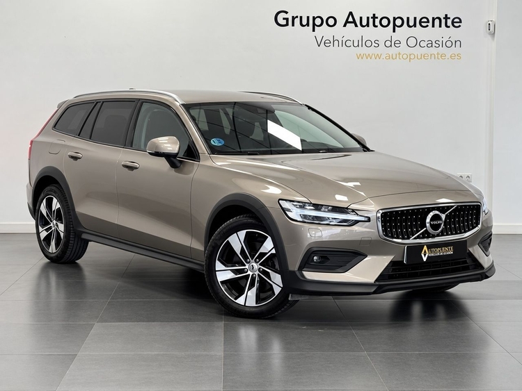 Volvo V60 Cross Country  2.0 B4 D PRO AUTO foto 2