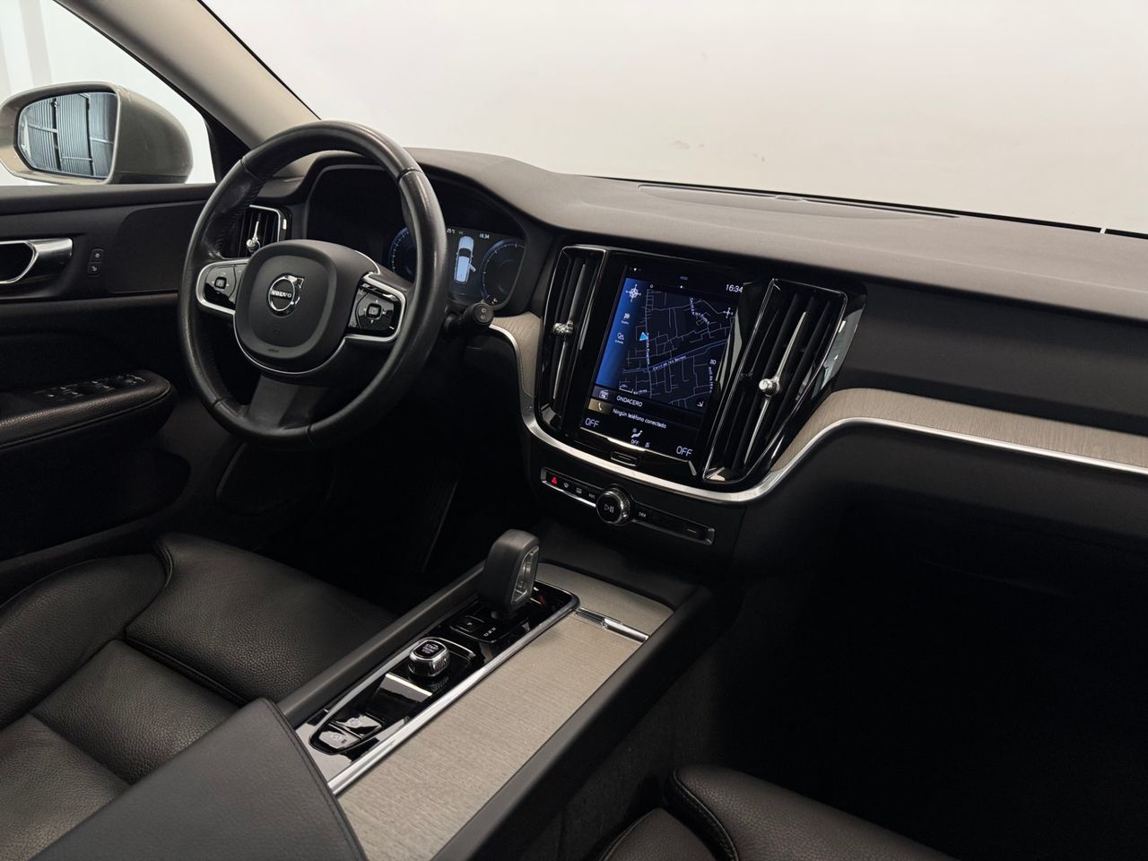 Volvo V60 Cross Country  2.0 B4 D PRO AUTO foto 12