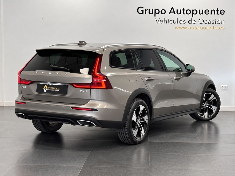 Volvo V60 Cross Country  2.0 B4 D PRO AUTO foto 4