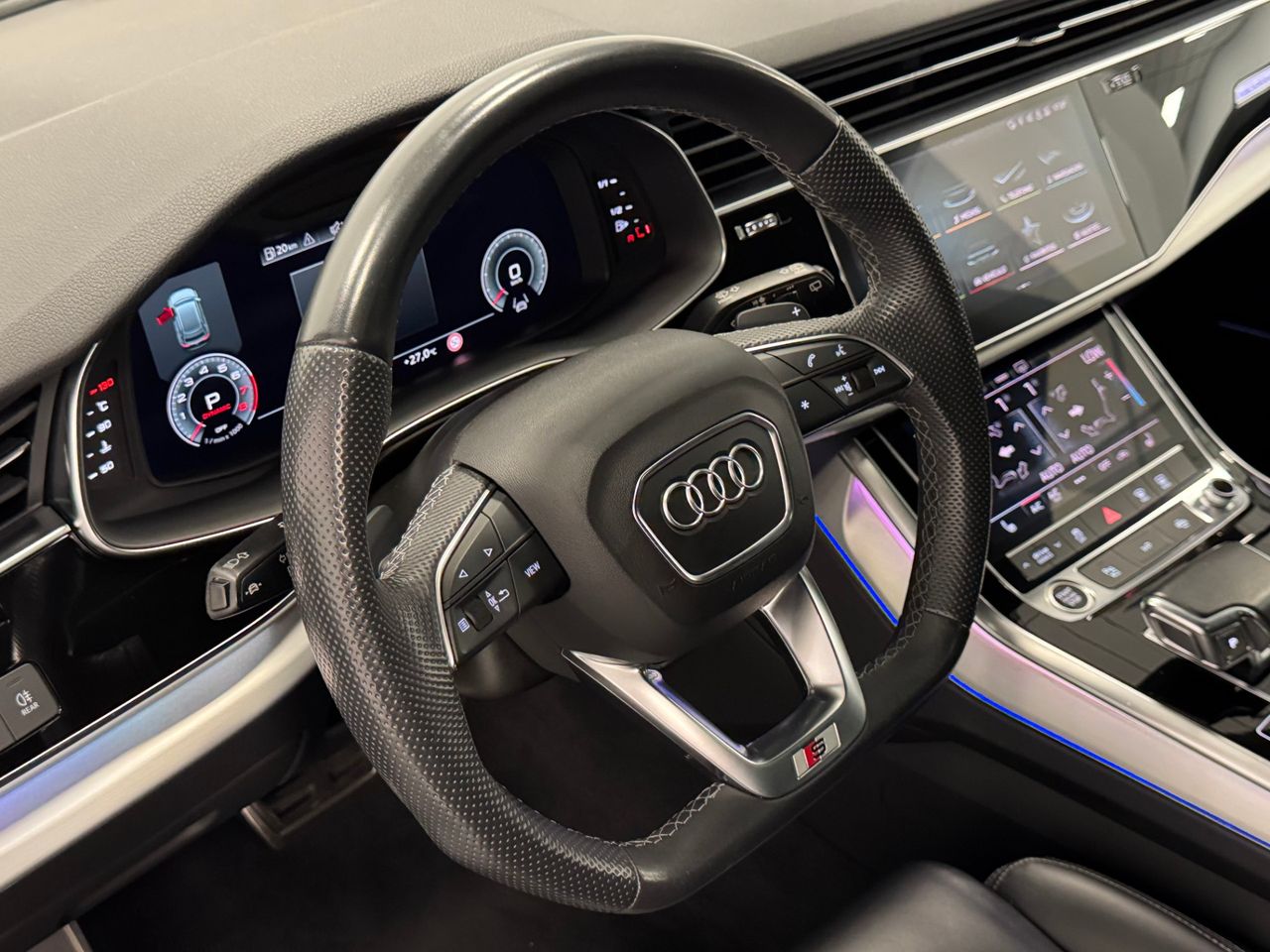 Audi Q8 55TFSI QUATTRO foto 19