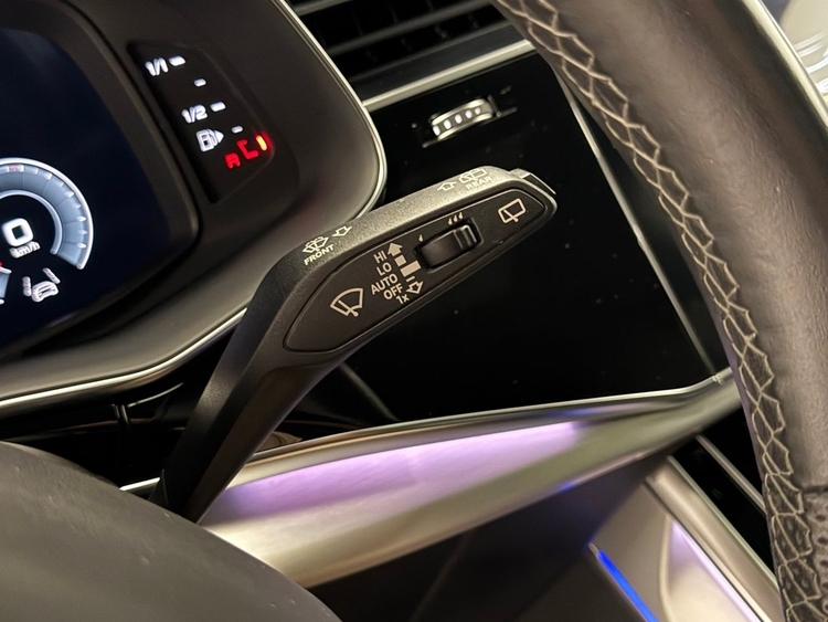 Audi Q8 55TFSI QUATTRO foto 22